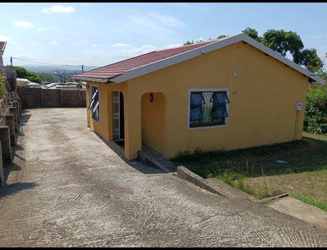 3 BEDROOM HOUSE FOR SALE IN KWAMASHU